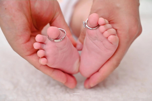 东至宝宝睡觉头上都是汗